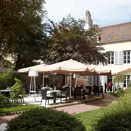 Maison Philippe Le Bon Hotel, Restaurant & Bar Le 19-2